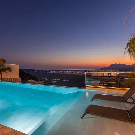 Doga Manzarali Havuzlu Nord 2 Villa